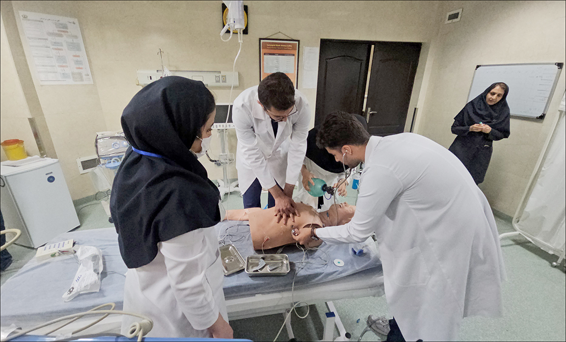 برگزاری مانور احیاء قلبی-ریوری در درمانگاه شماره 2 منطقه فارس 2