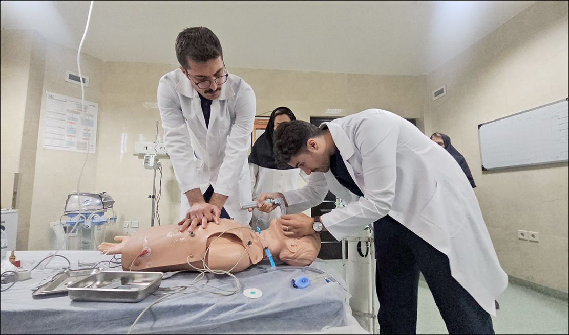 برگزاری مانور احیاء قلبی-ریوری در درمانگاه شماره 2 منطقه فارس 3