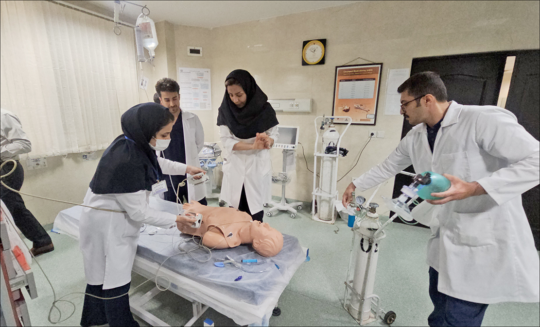 برگزاری مانور احیاء قلبی-ریوری در درمانگاه شماره 2 منطقه فارس 5