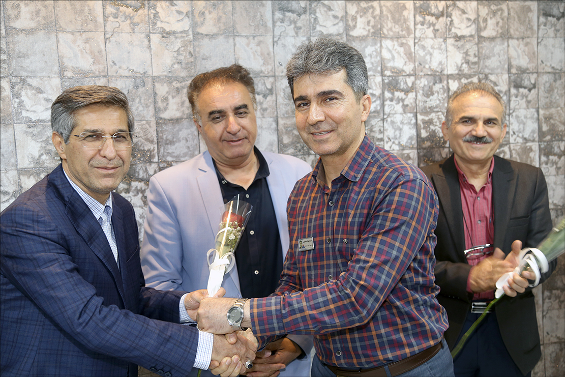 گرامی داشت روز آزمایشگاه 8