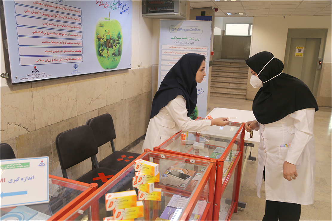 نمایشگاه سلامت به مناسبت هفته سلامت در منطقه فارس برپا شد 8