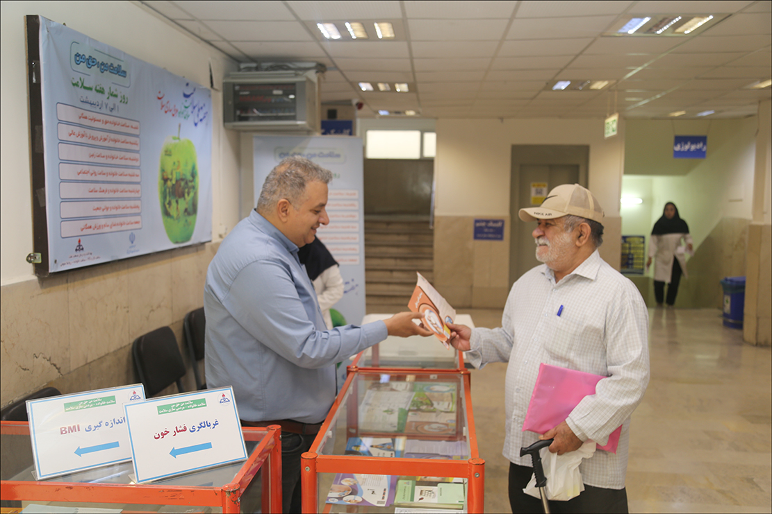 نمایشگاه سلامت به مناسبت هفته سلامت در منطقه فارس برپا شد 18