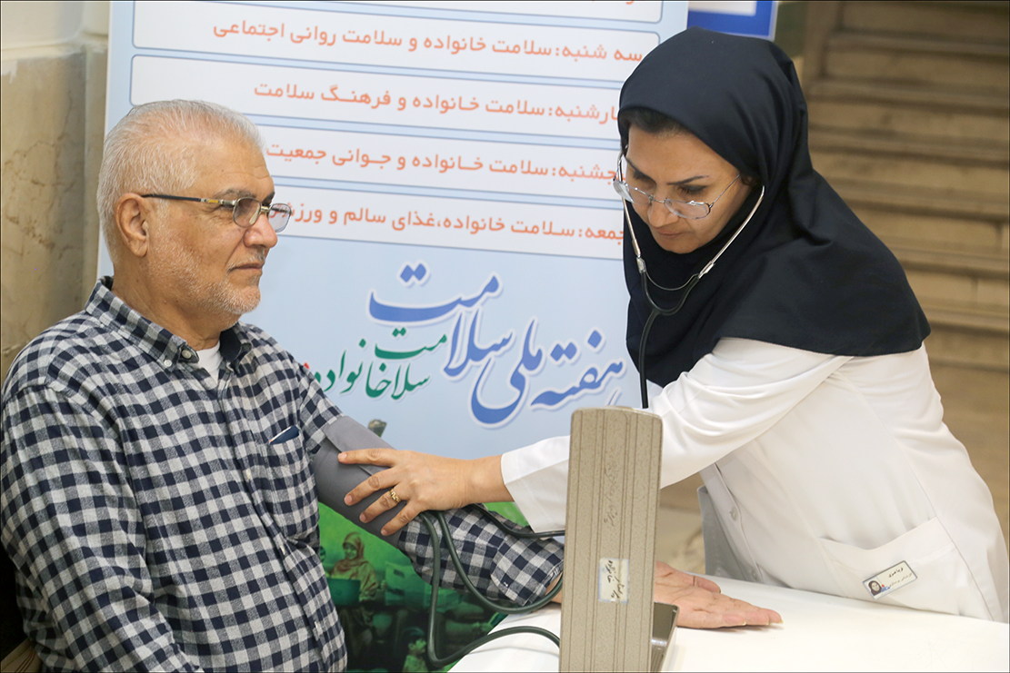 نمایشگاه سلامت به مناسبت هفته سلامت در منطقه فارس برپا شد 19