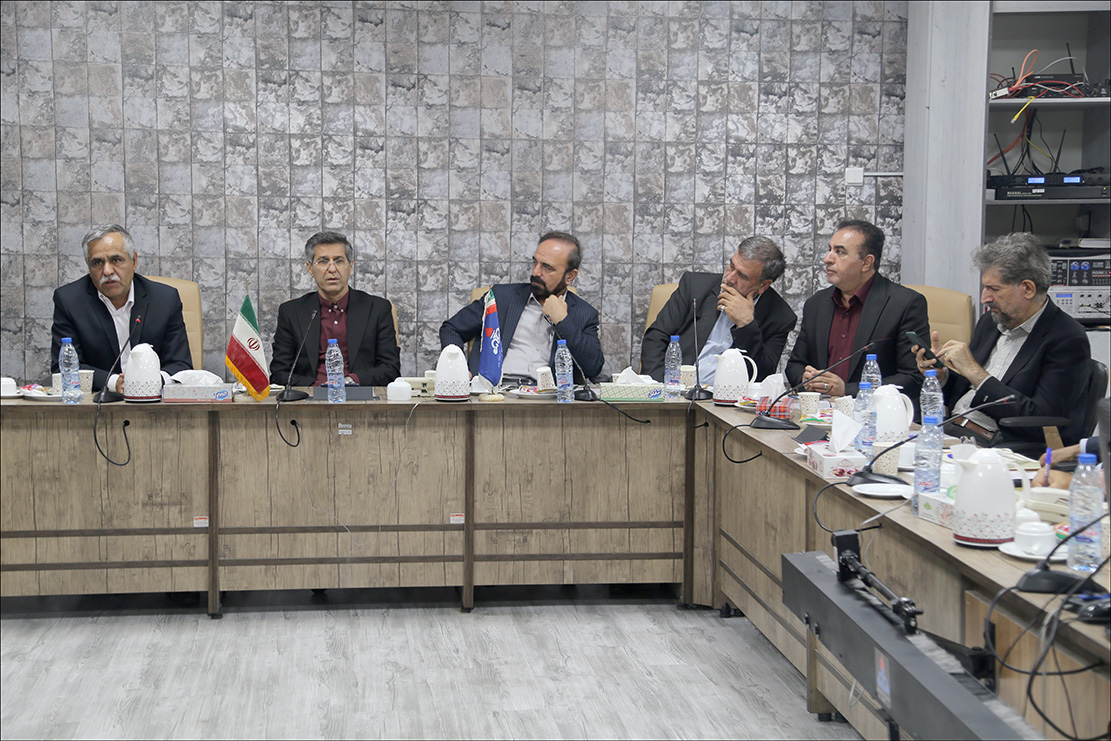 نشست هم اندیشی روسا و کارشناسان HSE شرکت های نفتی فارس برگزار شد 12