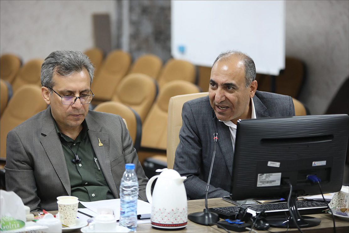 نشست هم اندیشی روسا و کارشناسان HSE شرکت های نفتی فارس برگزار شد 33