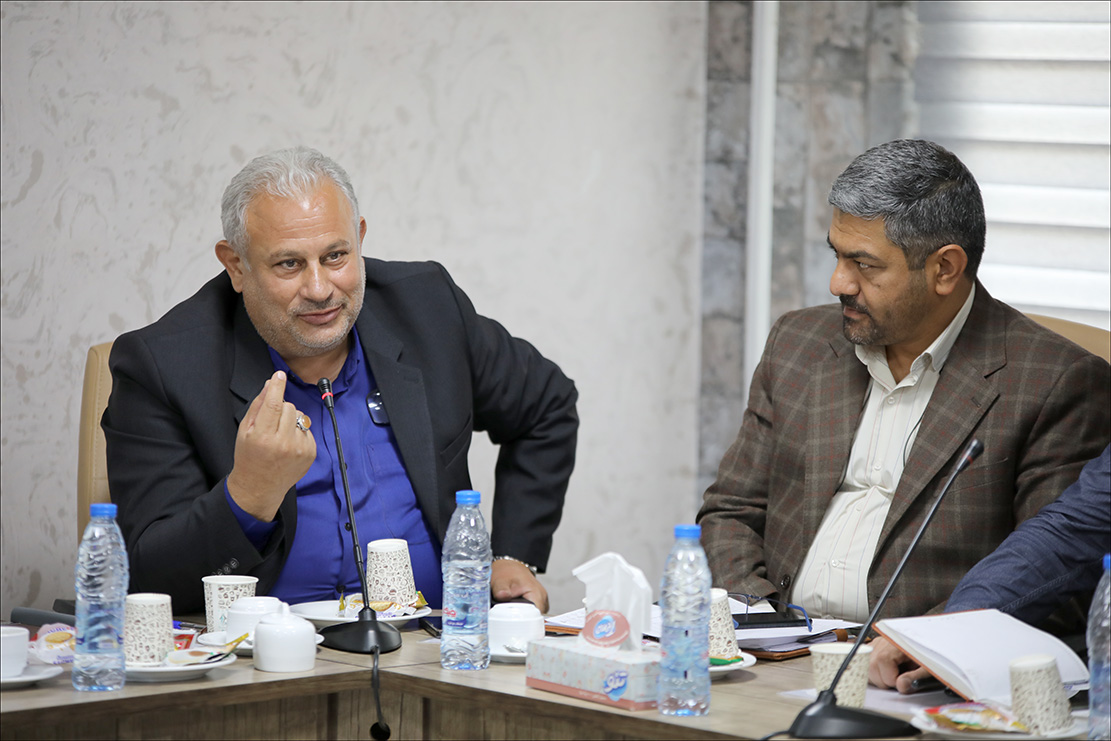 نشست هم اندیشی روسا و کارشناسان HSE شرکت های نفتی فارس برگزار شد 37