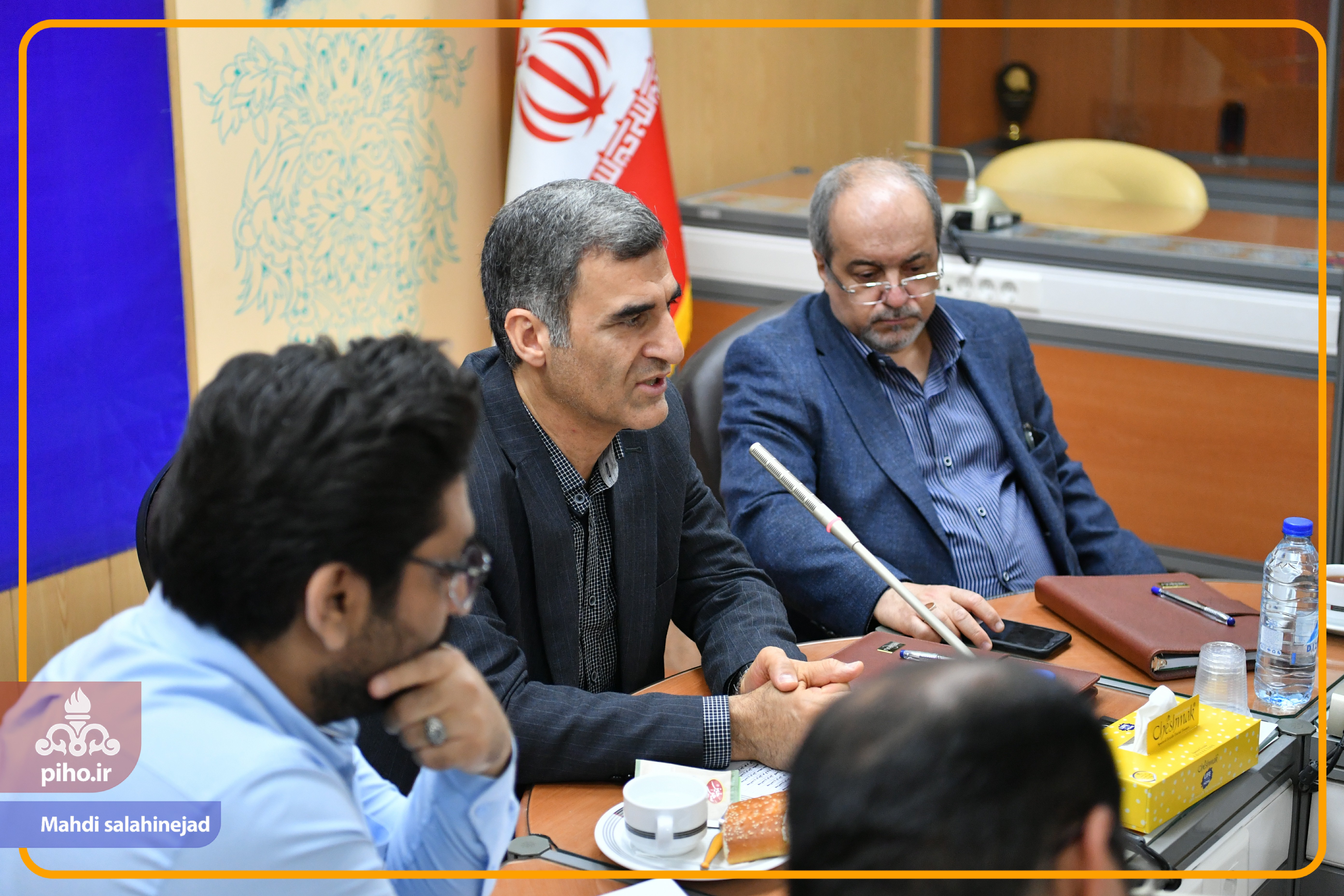 از روابط عمومی بهداشت و درمان صنعت نفت فاری تقدیر شد 4