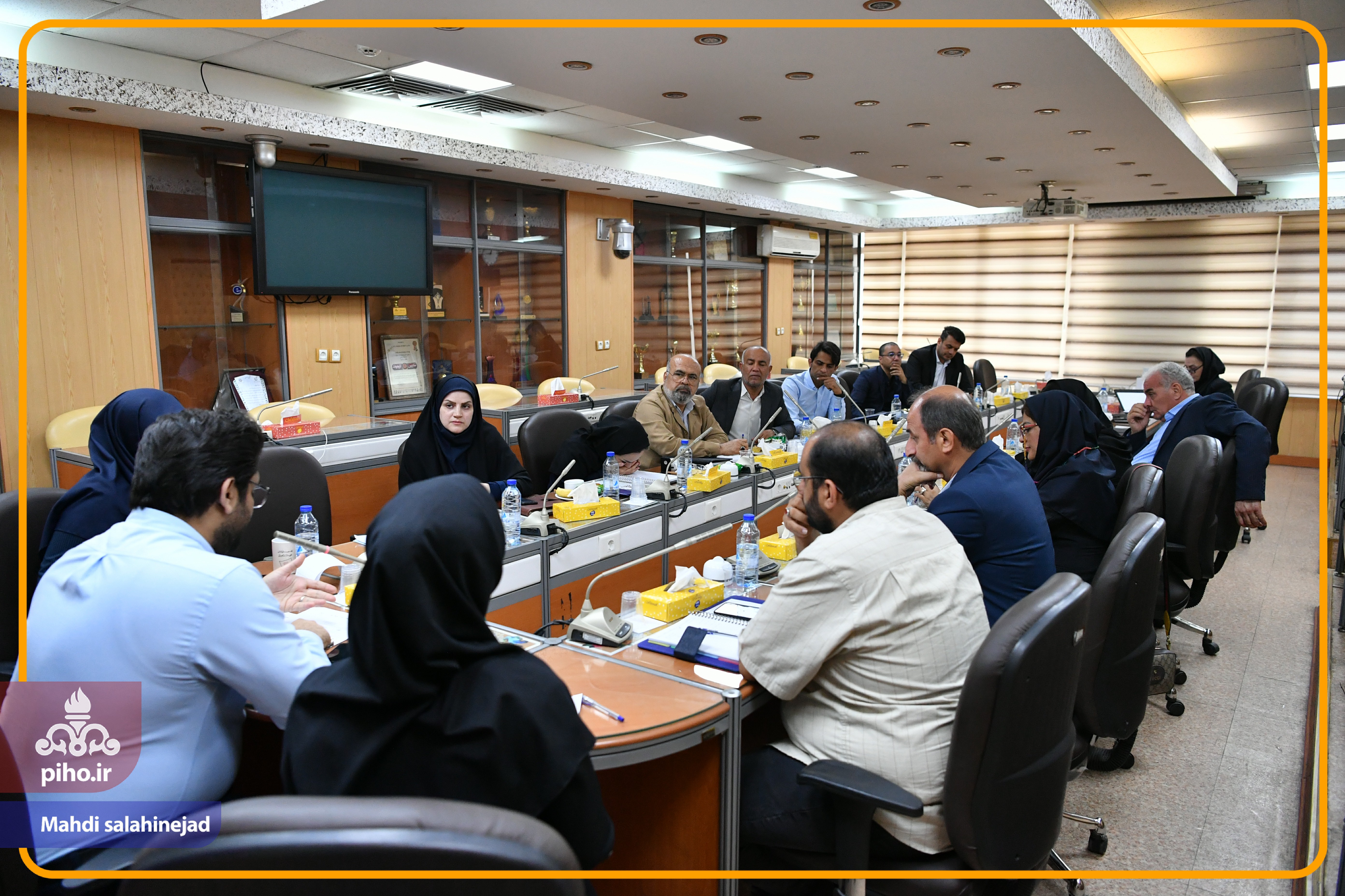 از روابط عمومی بهداشت و درمان صنعت نفت فاری تقدیر شد 10