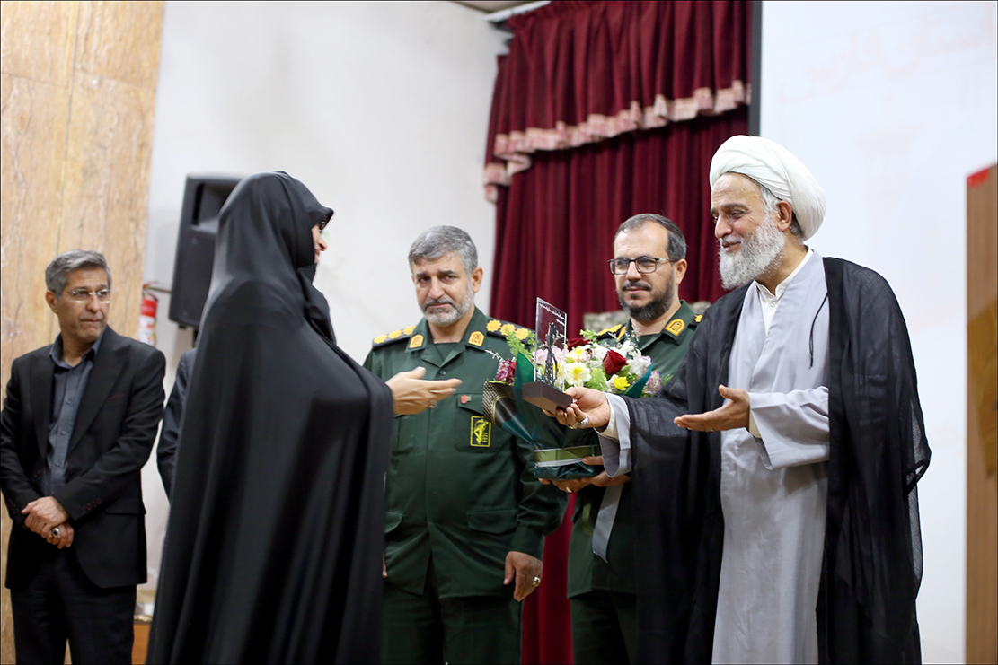 برگزاری پیش یادواره شهدای مدافع حرم استان فارس در شیراز 15