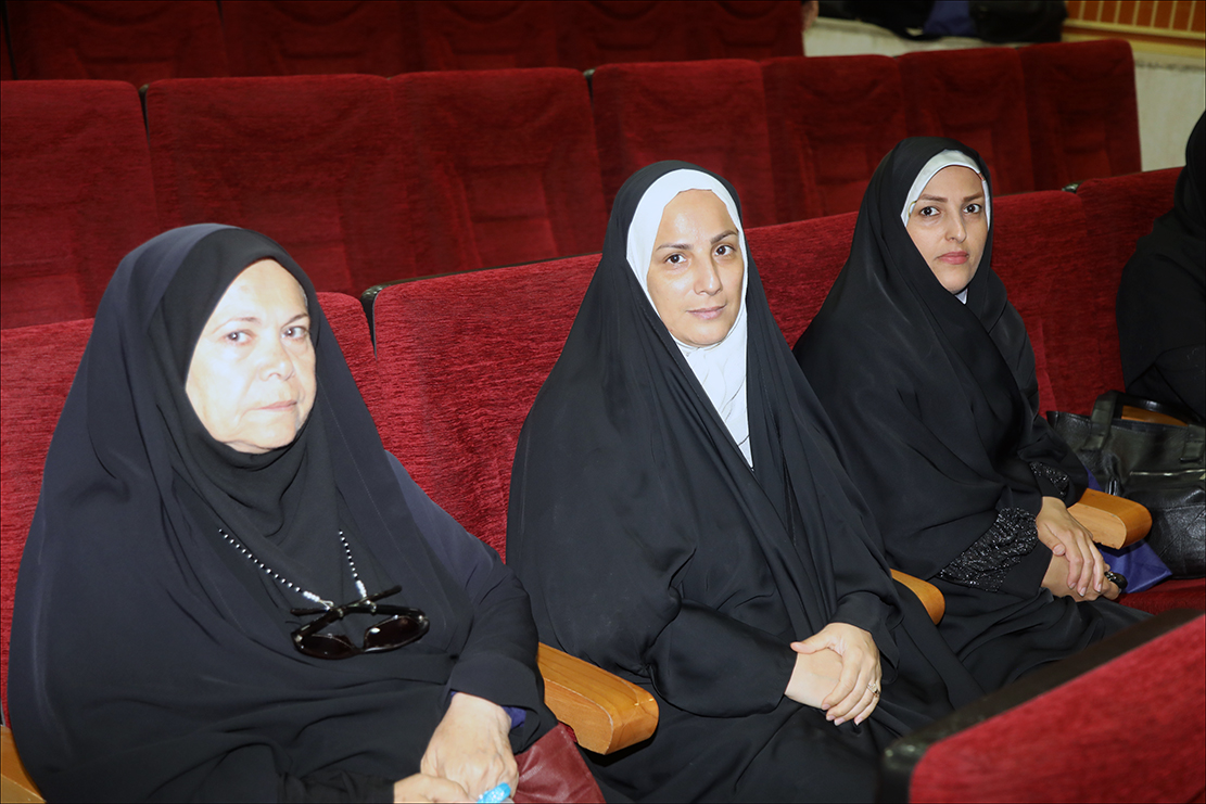 برگزاری پیش یادواره شهدای مدافع حرم استان فارس در شیراز 41