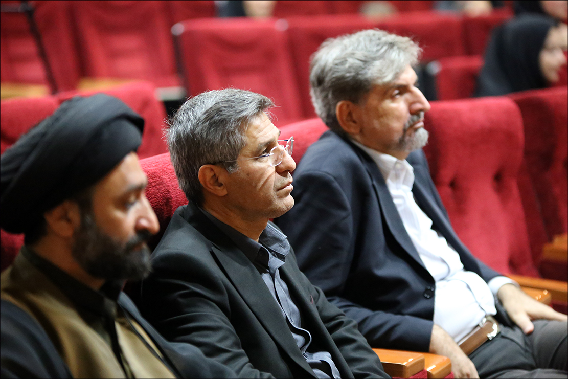 برگزاری پیش یادواره شهدای مدافع حرم استان فارس در شیراز 47