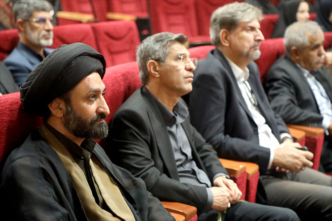 برگزاری پیش یادواره شهدای مدافع حرم استان فارس در شیراز 60