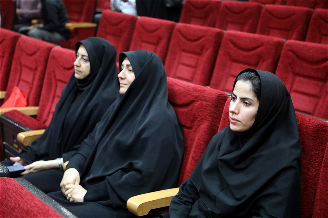 برگزاری پیش یادواره شهدای مدافع حرم استان فارس در شیراز 73