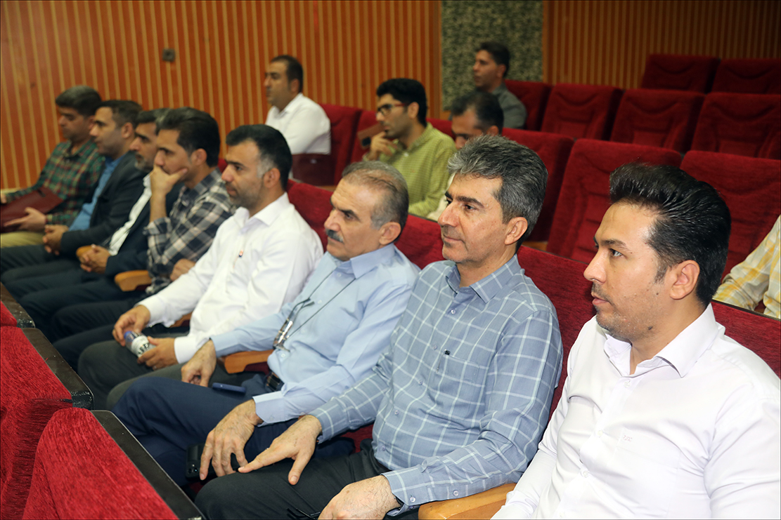 برگزاری پیش یادواره شهدای مدافع حرم استان فارس در شیراز 80