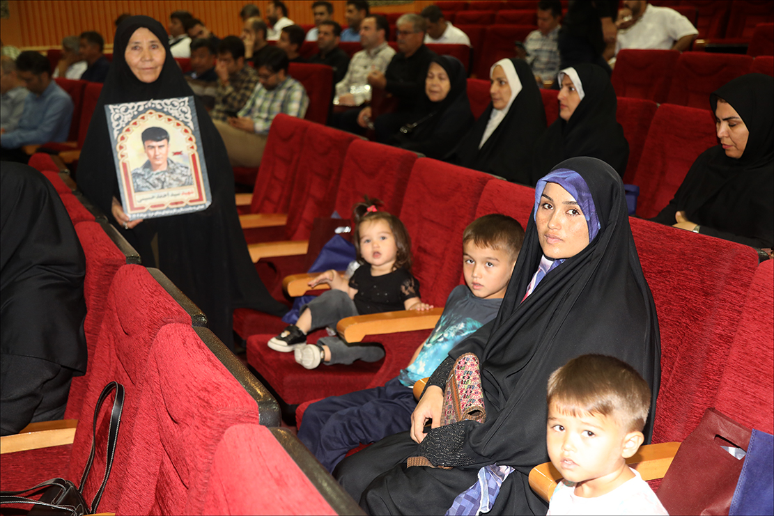 برگزاری پیش یادواره شهدای مدافع حرم استان فارس در شیراز 93