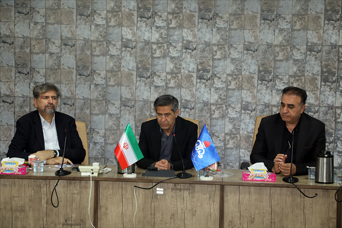 فیزیوتراپیست های بهداشت و درمان صنعت نفت فارس مورد تقدیر قرار گرفتند 35