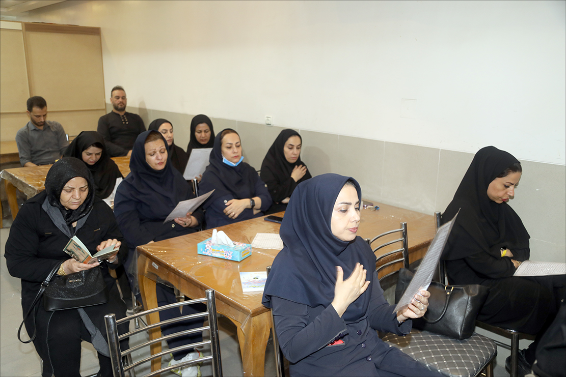 بزرگداشت دهه محرم در بهداشت و درمان صنعت نفت فارس صورت پذیرفت/زیارت عاشورا 4