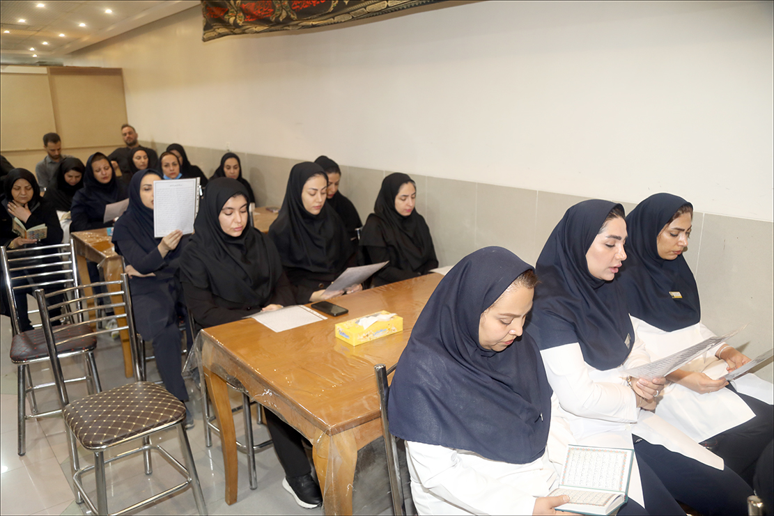 بزرگداشت دهه محرم در بهداشت و درمان صنعت نفت فارس صورت پذیرفت/زیارت عاشورا 6