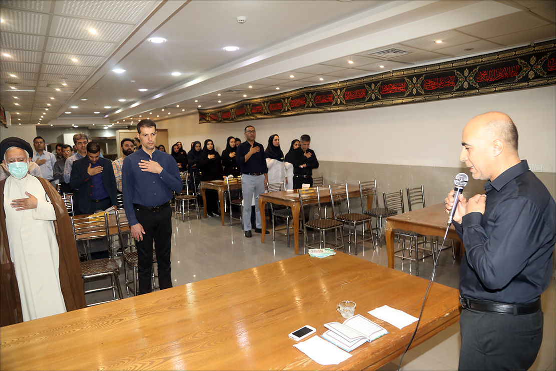 بزرگداشت دهه محرم در بهداشت و درمان صنعت نفت فارس صورت پذیرفت/زیارت عاشورا 10