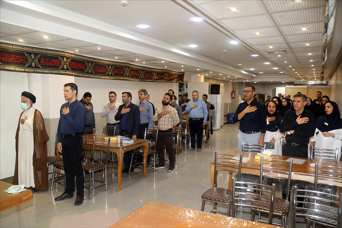 بزرگداشت دهه محرم در بهداشت و درمان صنعت نفت فارس صورت پذیرفت/زیارت عاشورا 11