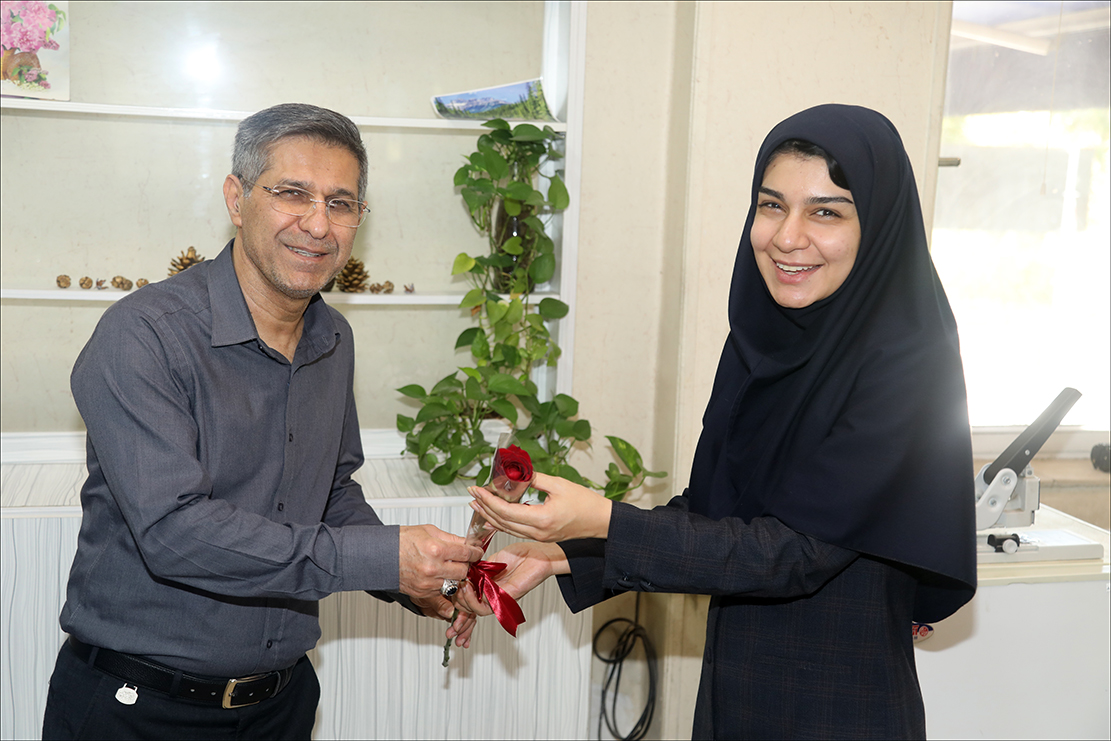 بزرگداشت روز کارمند در بهداشت و درمان صنعت نفت فارس 16