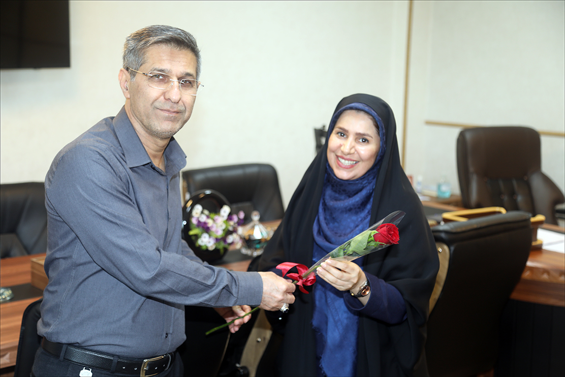 بزرگداشت روز کارمند در بهداشت و درمان صنعت نفت فارس 21