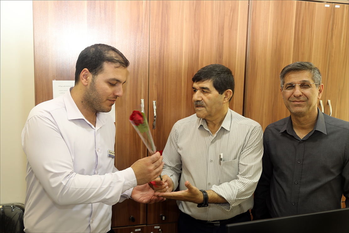 بزرگداشت روز کارمند در بهداشت و درمان صنعت نفت فارس 35