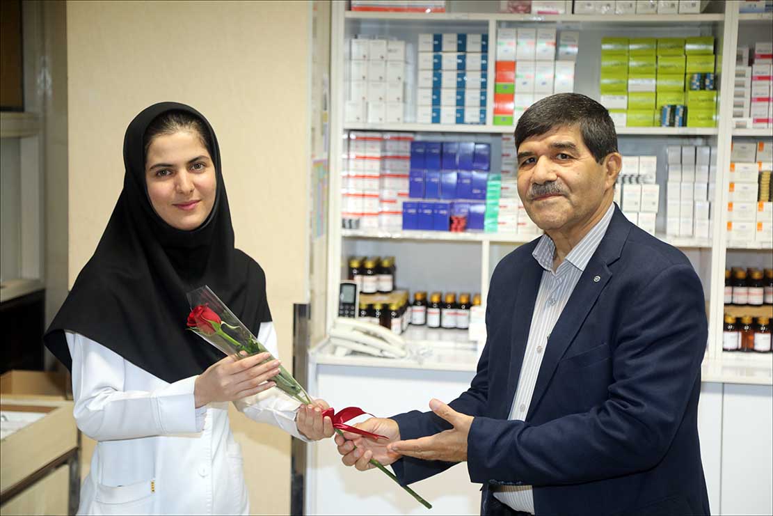 روز داروساز 2 4