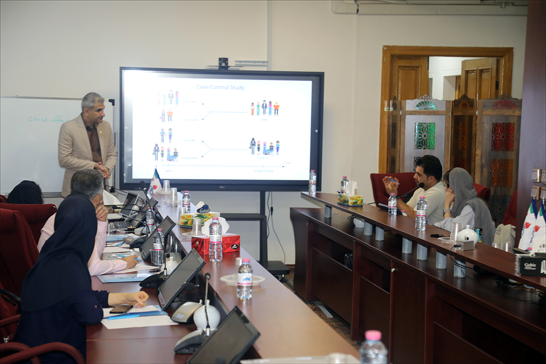 کارگاه اصول روش تحقیق و جستجوی منابع علمی برگزار شد/ برای اولین بار نشان "پژوهشگر" به شرکت کنندگان اهدا خواهد شد 3