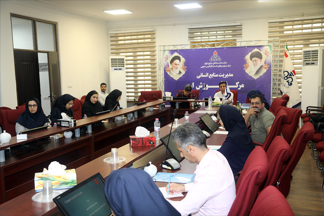 کارگاه اصول روش تحقیق و جستجوی منابع علمی برگزار شد/ برای اولین بار نشان "پژوهشگر" به شرکت کنندگان اهدا خواهد شد 6