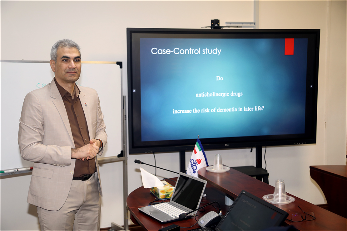 کارگاه اصول روش تحقیق و جستجوی منابع علمی برگزار شد/ برای اولین بار نشان "پژوهشگر" به شرکت کنندگان اهدا خواهد شد 8