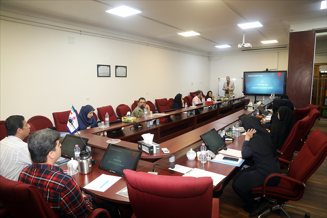 کارگاه اصول روش تحقیق و جستجوی منابع علمی برگزار شد/ برای اولین بار نشان "پژوهشگر" به شرکت کنندگان اهدا خواهد شد 13