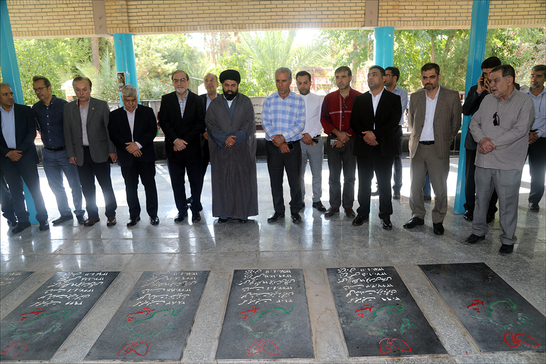 هفته دفاع مقدس/زیارت قبور شهدا 5