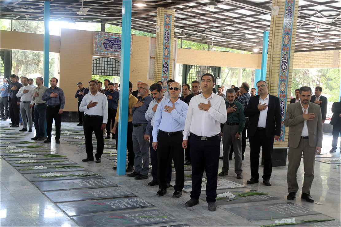 هفته دفاع مقدس/زیارت قبور شهدا 8