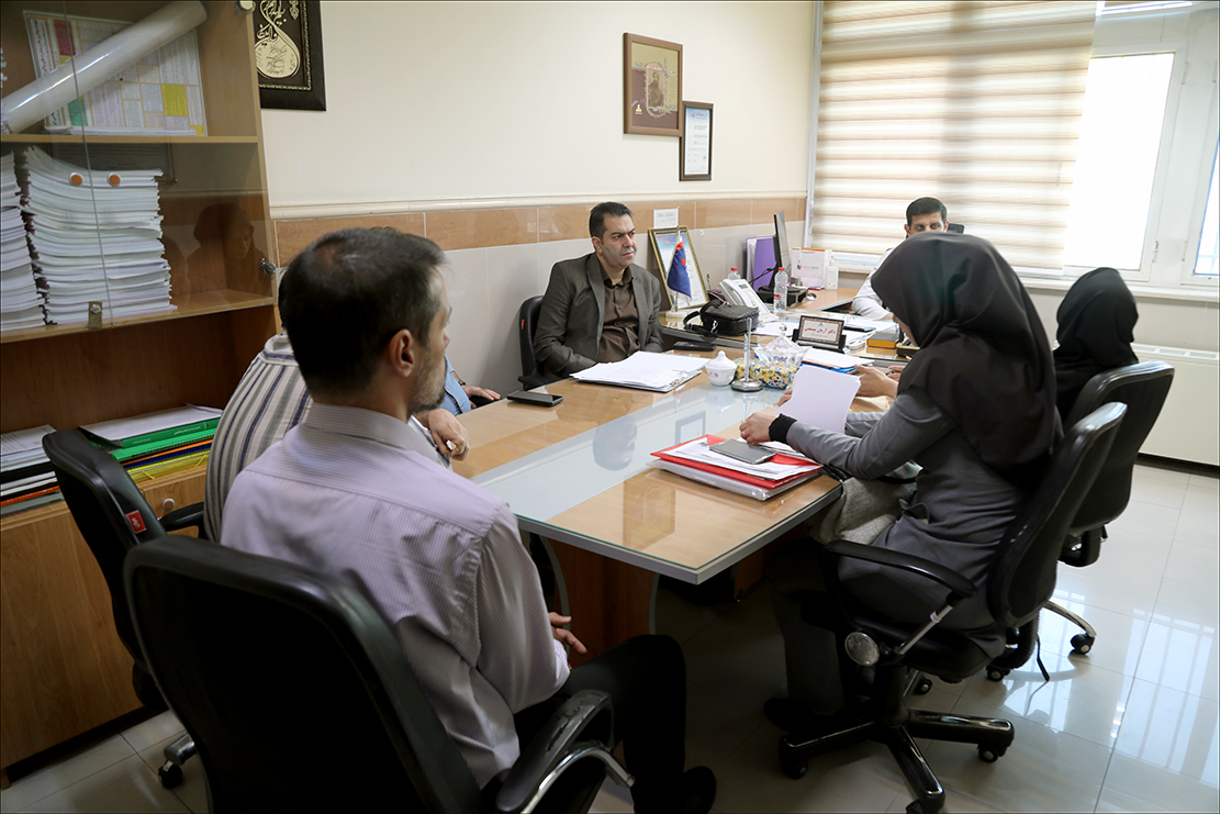 بهداشت و درمان صنعت نفت فارس میزبان تیم بازرسی دارویی شد 11