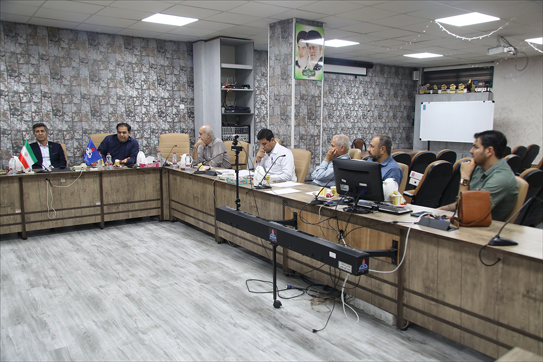 رئیس نظارت و اعتباربخشی سازمان به بررسی دغدغه های منطقه فارس پرداخت 7