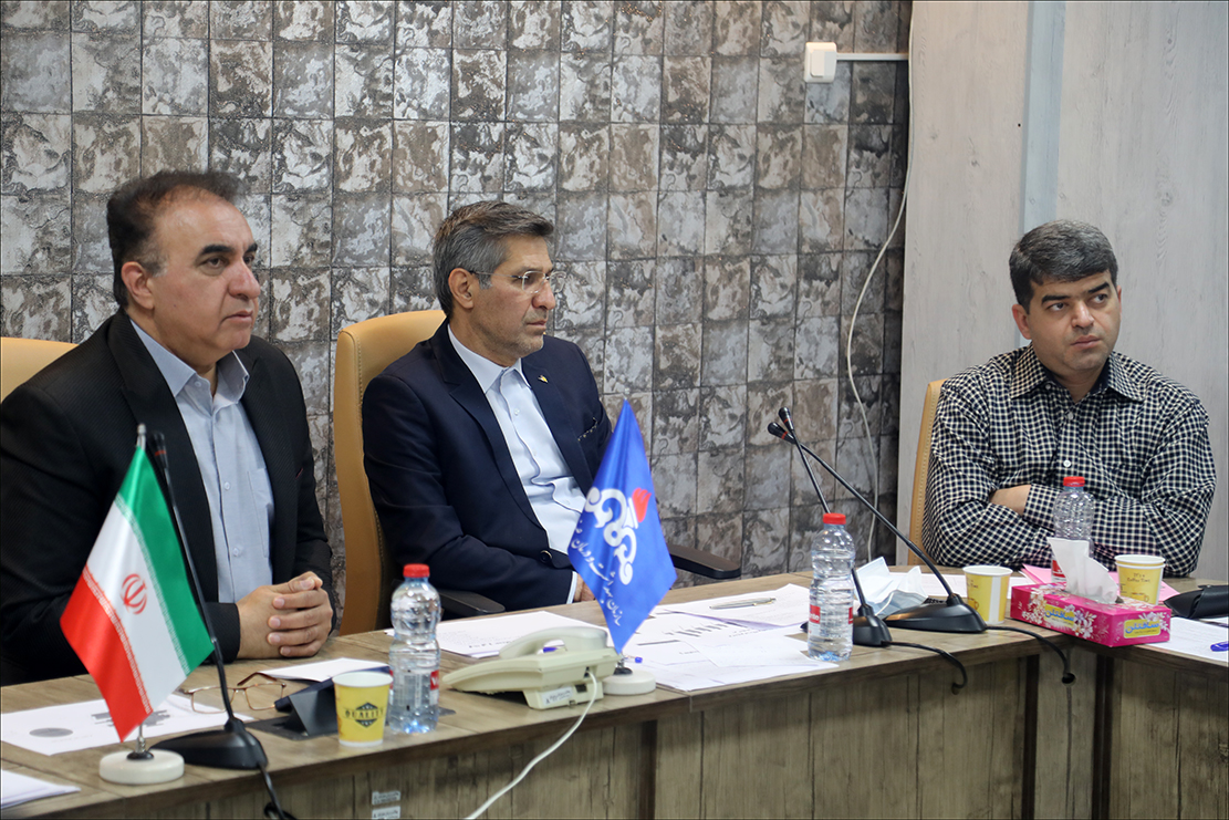 عملکرد شش ماهه بهداشت و درمان صنعت نفت فارس بررسی شد 15