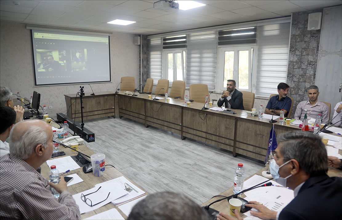 عملکرد شش ماهه بهداشت و درمان صنعت نفت فارس بررسی شد 18