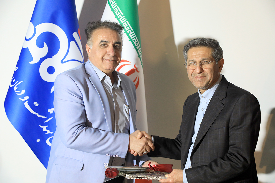 مراسم دیدار و تقدیر از خانواده شهدا به مناسبت گرامیداشت شهدا 16