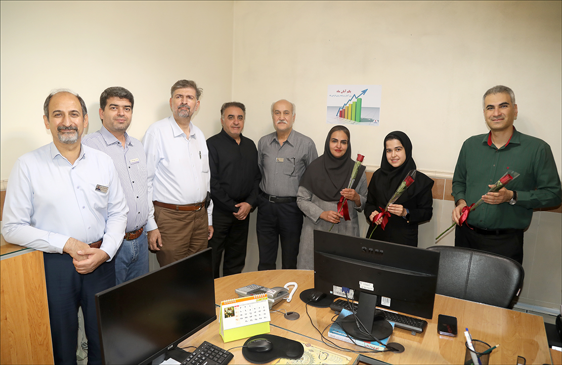 همکاران واحد آمار و برنامه ریزی‬‎ بهداشت و درمان صنعت نفت فارس تقدیر شدند 1