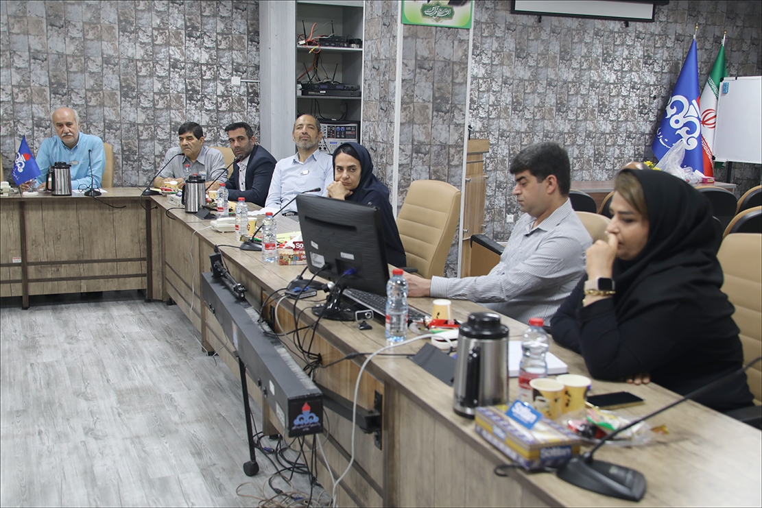 نشست دورمیزی  با محوریت مدیریت بحران در بهداشت و درمان صنعت نفت فارس برگزار شد 19
