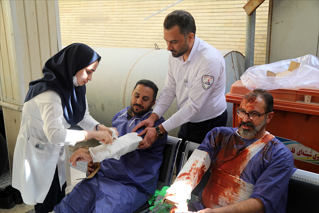 اجرای مانور " مواجهه با مصدومان انبوه" در بهداشت و درمان صنعت نفت فارس 4