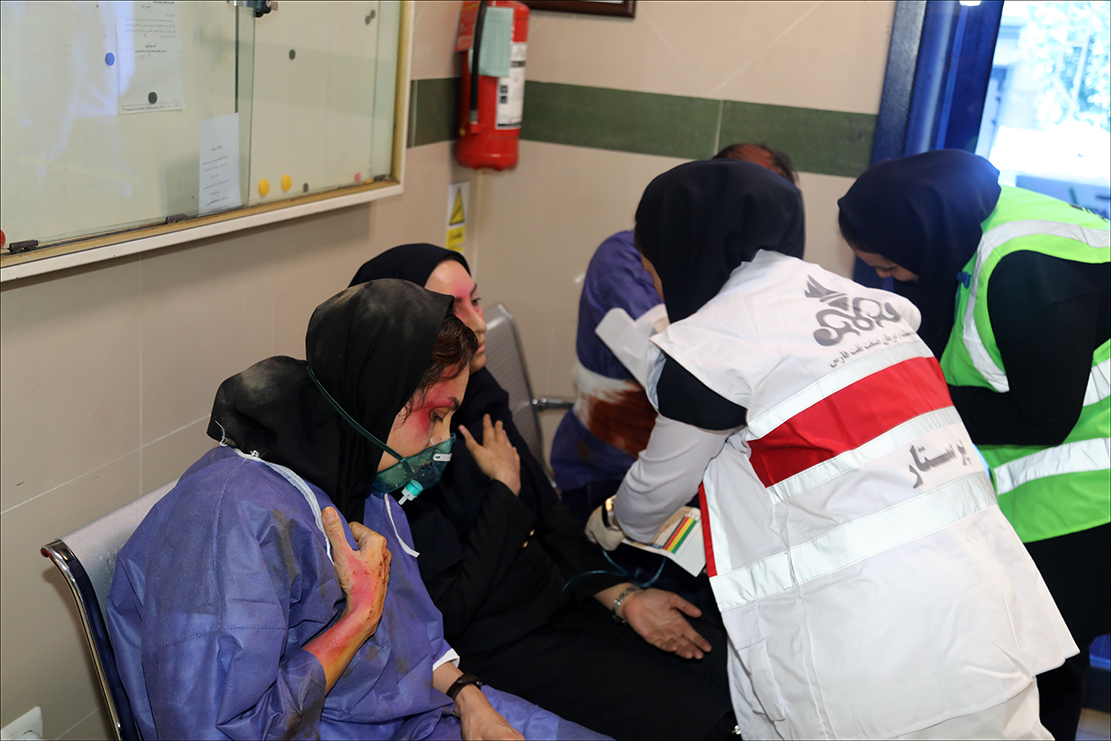 اجرای مانور " مواجهه با مصدومان انبوه" در بهداشت و درمان صنعت نفت فارس 32