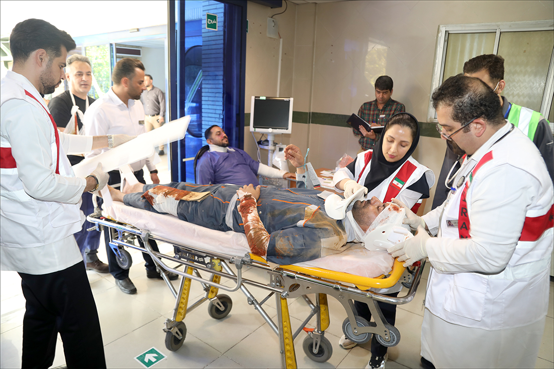 اجرای مانور " مواجهه با مصدومان انبوه" در بهداشت و درمان صنعت نفت فارس 35