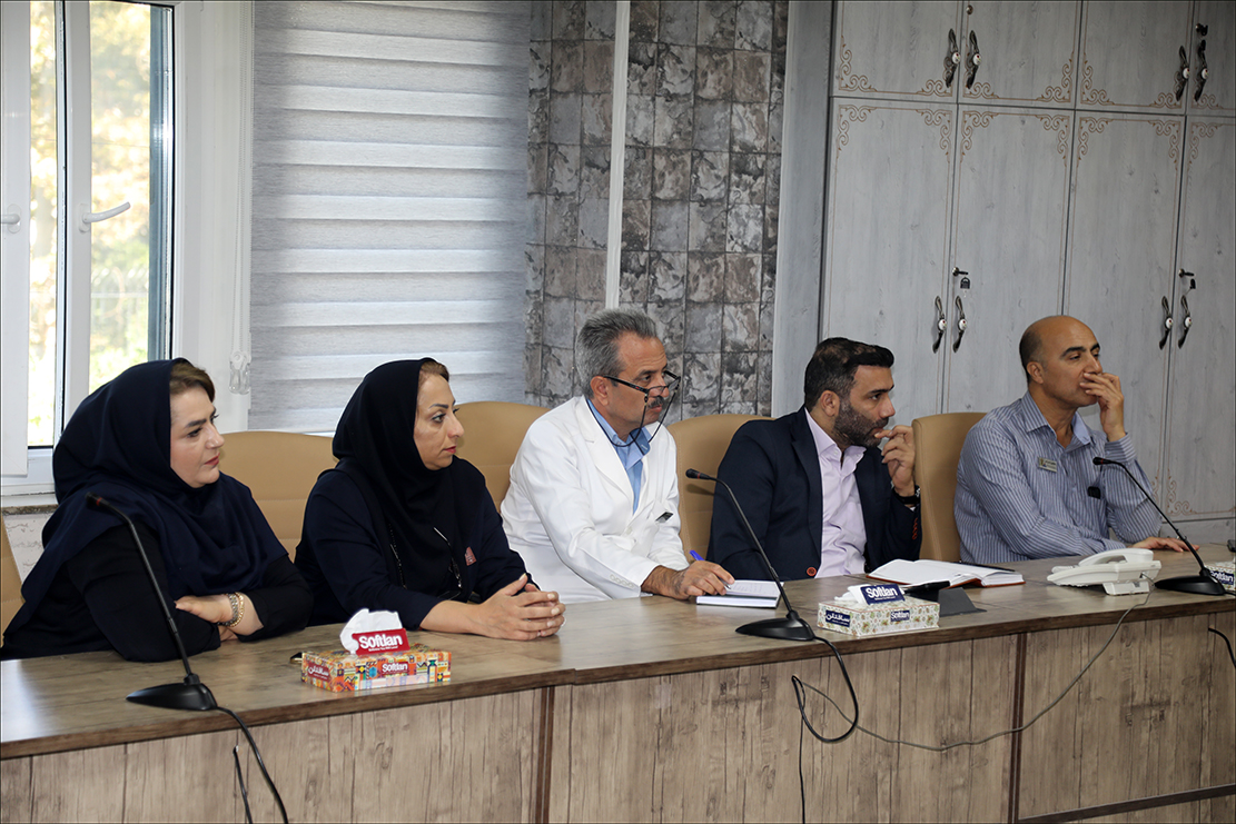 نشست دورمیزی پس از اجرای مانور مواجهه با بحران در بهداشت و درمان صنعت نفت فارس 1