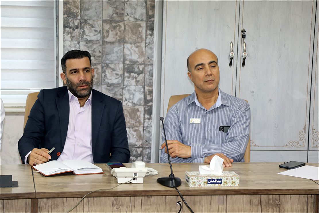 نشست دورمیزی پس از اجرای مانور مواجهه با بحران در بهداشت و درمان صنعت نفت فارس 12