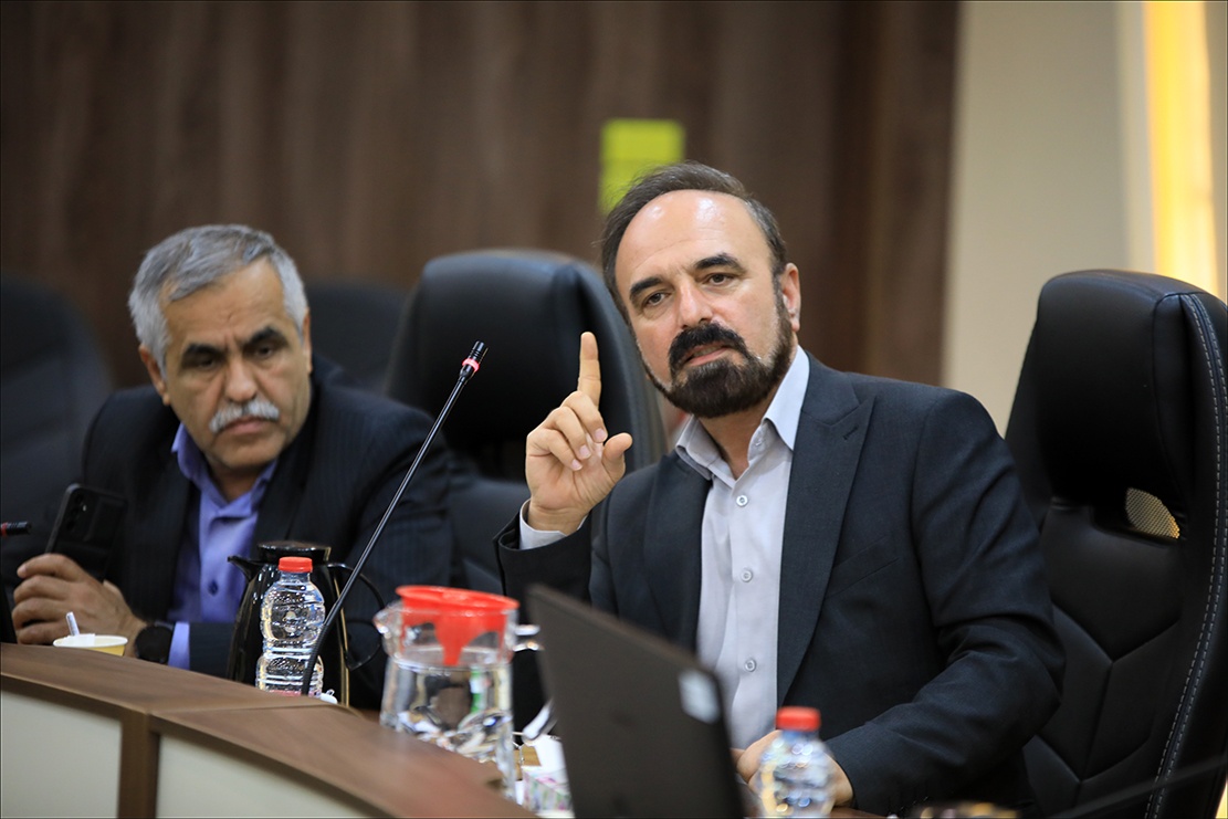 برگزاری نشست مشترک کمیته بحران و مدیران صنعت نفت فارس  12