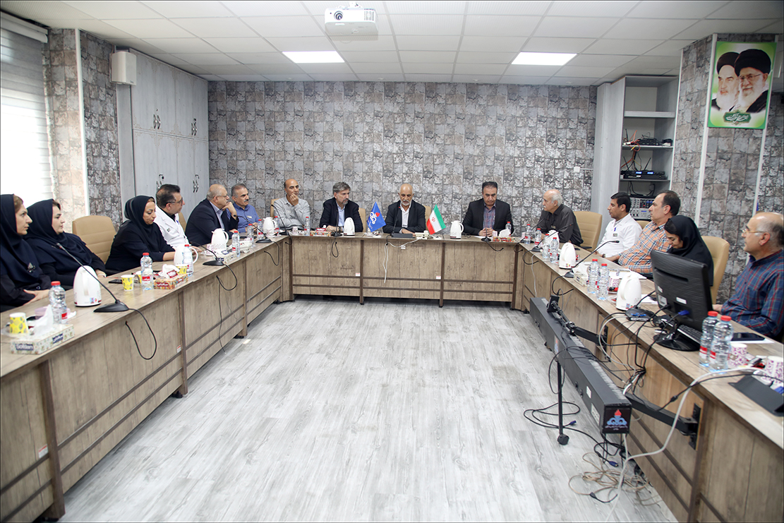رییس بهداشت و درمان صنعت نفت فارس با مدیران خود به گفتگو نشست 4