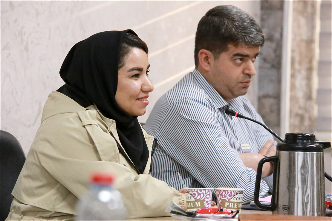 رییس بهداشت و درمان صنعت نفت فارس با مدیران خود به گفتگو نشست 9