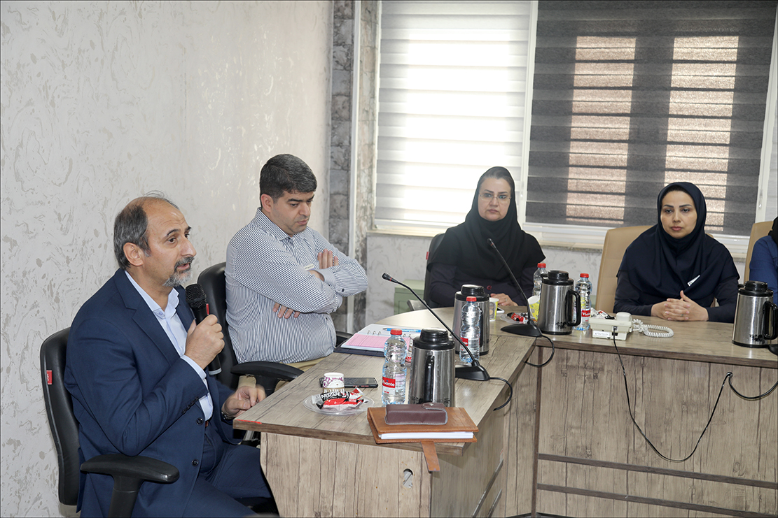 رییس بهداشت و درمان صنعت نفت فارس با مدیران خود به گفتگو نشست 18